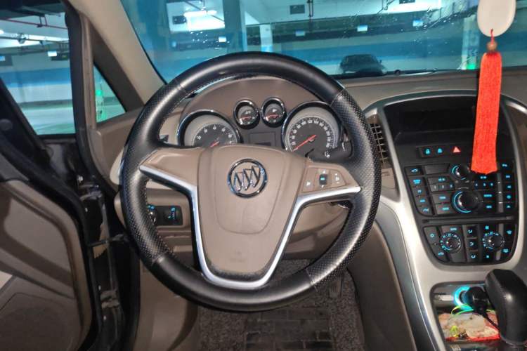 Used Buick GT 2013 GT 1.6L Automatic Fashion Edition Steering Wheel