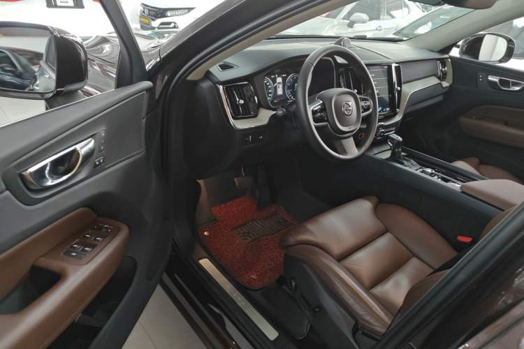 Used Volvo XC60 2018 T5 4x4 Zhiya Luxury Edition Driver Seat