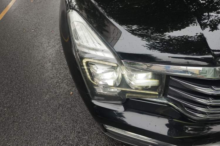 Used GAC Trumpchi GS8 2017 320T Two-Wheel Drive Luxury Smart Connectivity Version (7 Seats)
