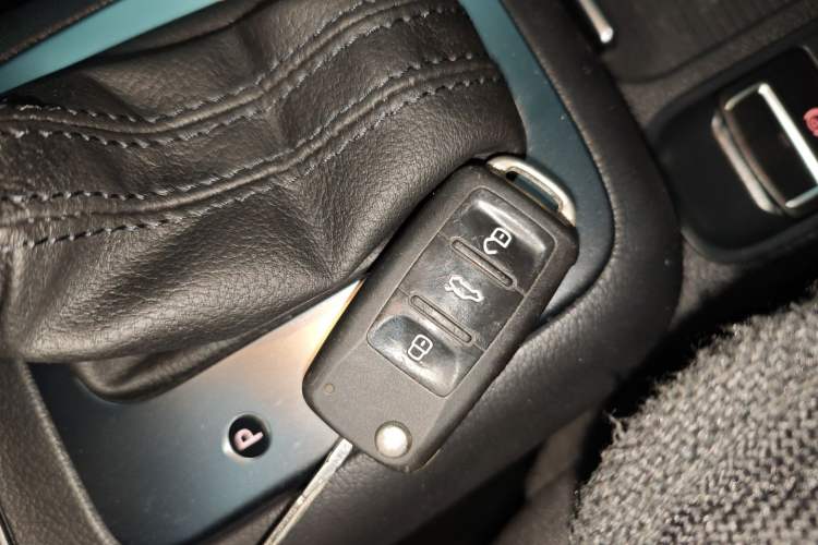 Used Volkswagen Tiguan L 2016 280TSI Automatic Two-Wheel Drive Silk Road Comfort Edition