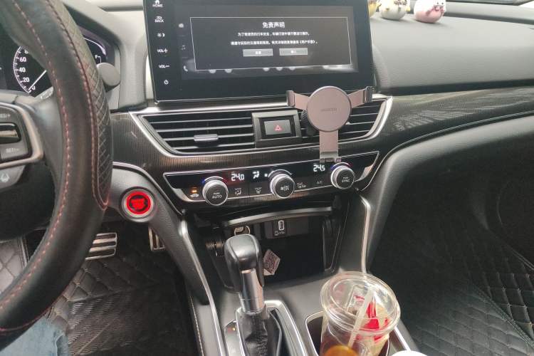 Used Honda Accord 2022 260TURBO Phantom Night · Prestige Edition Audio And AC Panel