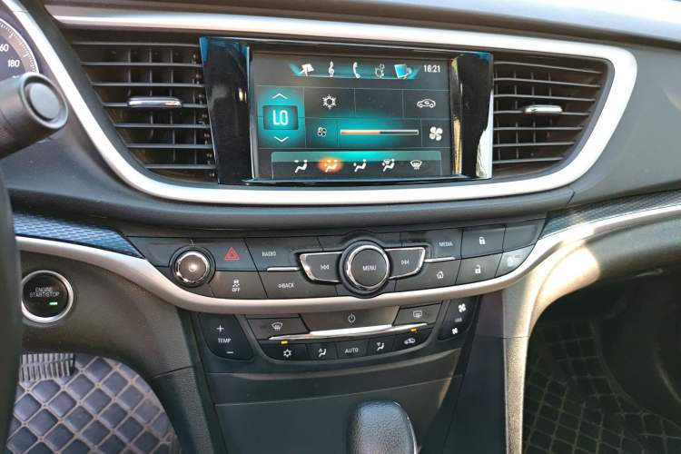 Used Buick Excelle GX 2018 18T Automatic Flagship Model Audio And AC Panel