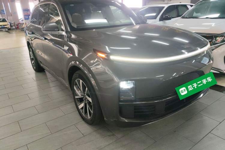 Used Li Auto L8 2023 Pro Model Front Right 45 Deg