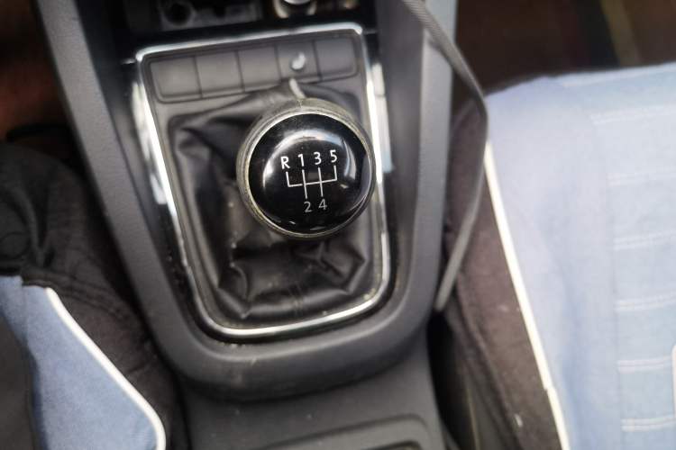 Used Volkswagen Sagitar 2015 1.6L Manual Comfort Model
