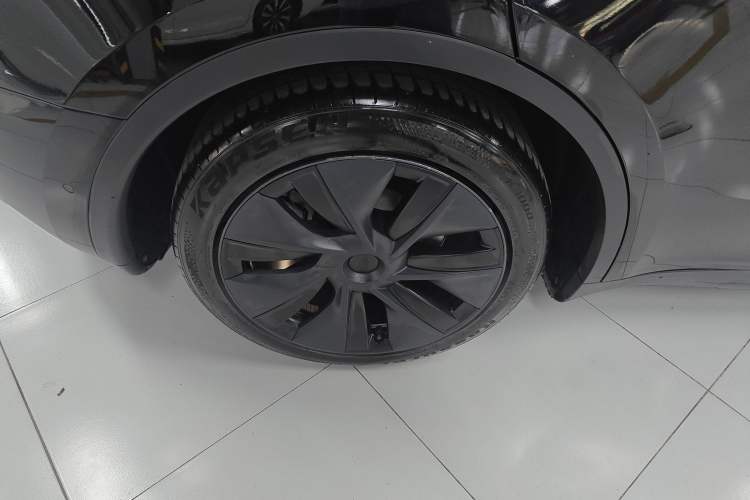 Used Tesla Model Y 2023 Rear-Wheel-Drive Version Right Rear Wheel Hub