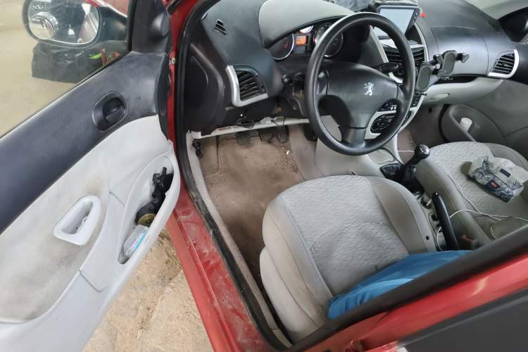 Used Peugeot 207 2011 Sedan 1.4L Manual Yule Edition