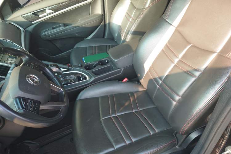 Used Dongfeng Aeolus AX7 2016 2.0L Automatic Zhiyi Trim