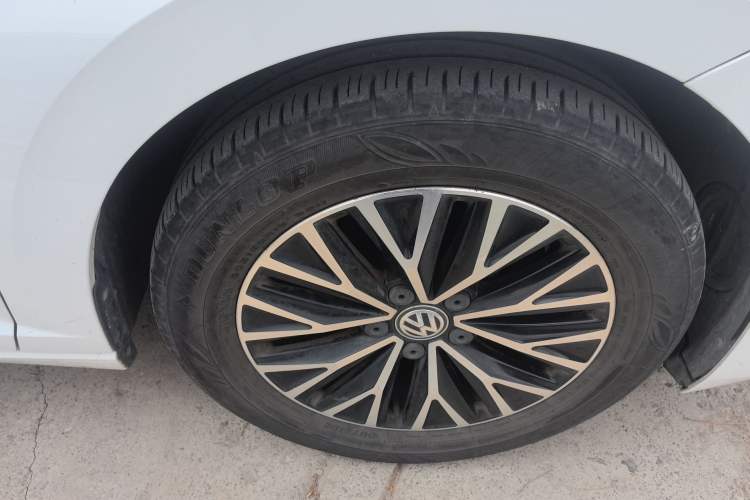 Used Volkswagen Sagitar 2019 280TSI DSG Comfort Version China VI Standard Right Front Wheel Hub