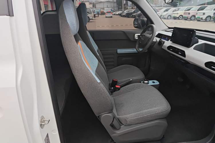 Used Geely Galaxy Panda 2024 Panda Mini 200km Endurance Bear
