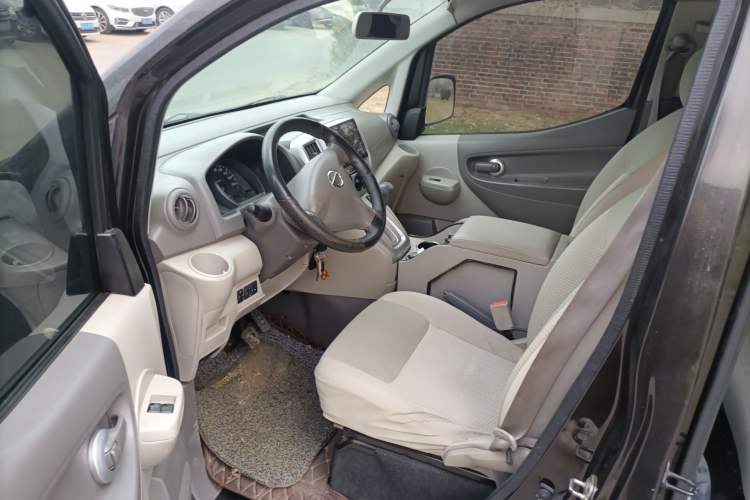 Used Nissan NV200 2016 Revised Version 1.6L CVT Luxury Edition
