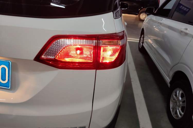 Used Wuling Hongguang S3 2019 1.5L Manual Comfort Model China VI Standard