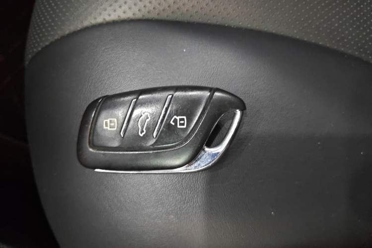 Used Roewe i5 2020 1.5L Automatic 4G Connect Luxury Flagship Edition
