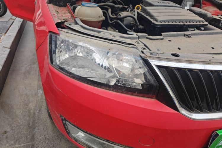 Used Skoda Rapid Spaceback 2014 1.6L Manual Enjoyment Edition
