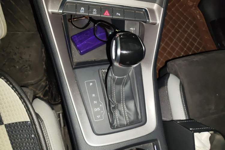 Used Audi Q3 2020 35 TFSI Ambition Dynamic Edition Gear Lever