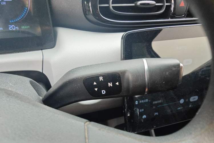 Used Leapmotor T03 2022 Agate Edition Gear Lever