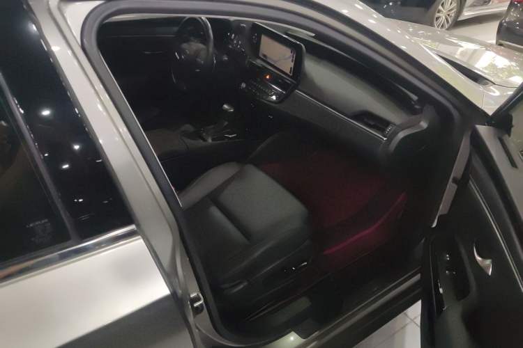 Used Lexus ES 2022 200 Excellence Edition