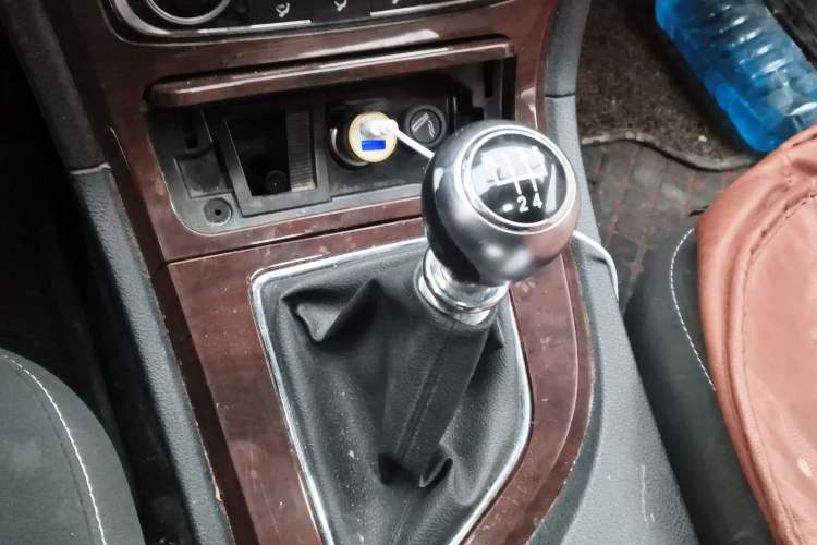 Used Zotye T600 2017 1.5T Manual Elite New Year Edition Gear Lever