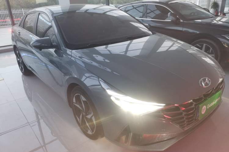 Used Hyundai Elantra 2022 1.5L CVT LUX Prestige Edition