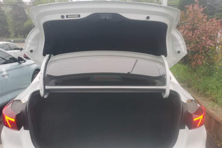 Used CHANGAN Eado 2024 PLUS Blue Whale NE 1.4T GDI DCT High-Energy Edition Trunk