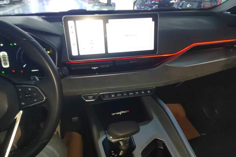 Used Geely Auto Preface 2023 2.0TD "Only This Verdant Green" Edition Audio And AC Panel