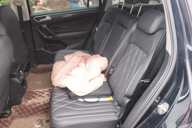 Used Volkswagen Tiguan L 2023 Restyled 330TSI Automatic Two-Wheel Drive R-Line Enhanced Comfort Version
