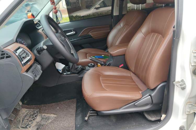 Used Great Wall Wingle 6 2017 2.4L Gasoline Two-Wheel Drive Elite Version 4G69