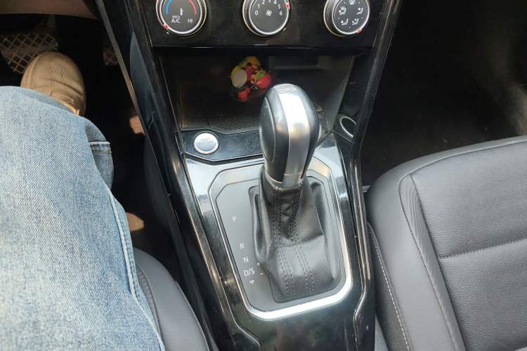 Used Volkswagen T-ROC 2019 280TSI DSG Two-Wheel Drive Comfort Version China VI Standard