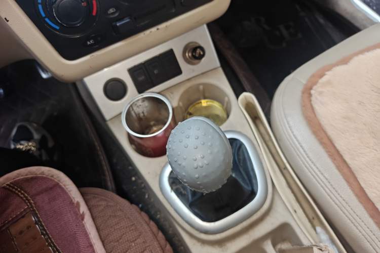 Used Dongfeng Fengon 350 2014 1.5L Manual Base Version Gear Lever