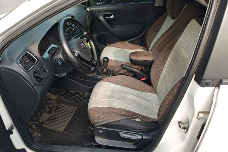 Used Volkswagen Polo 2014 1.6L Manual Comfort Edition