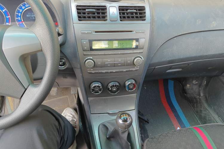 Used BYD L3 2012 1.5L Manual Comfort Edition Audio And AC Panel