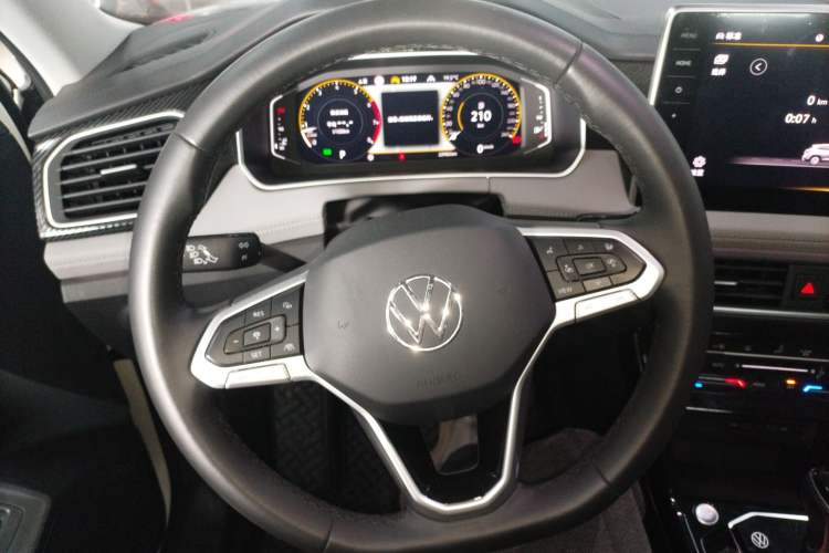 Used Volkswagen Tayron 2023 300TSI Two-Wheel-Drive Luxury Plus Advanced Edition Steering Wheel