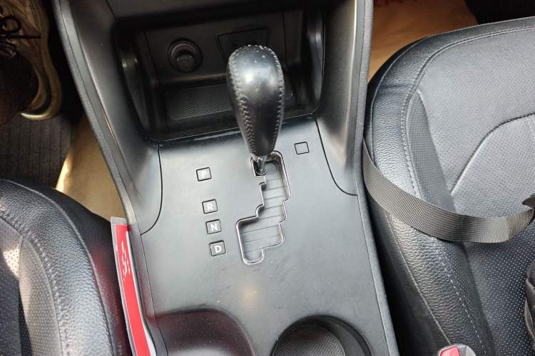 Used Hyundai ix35 2015 2.0L Automatic 2WD Smart Version China V Standard Gear Lever