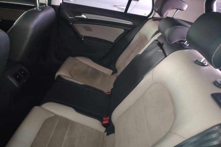 Used Volkswagen Golf 2017 230TSI Automatic Luxury Million-Vehicle Commemorative Edition