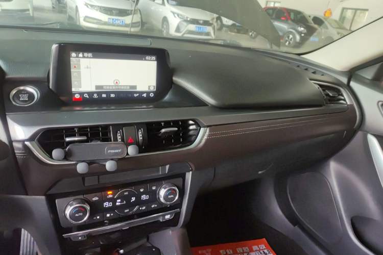 Used Mazda Atenza 2018 2.0L Blue Sky Luxury Edition China V Standard Audio And AC Panel