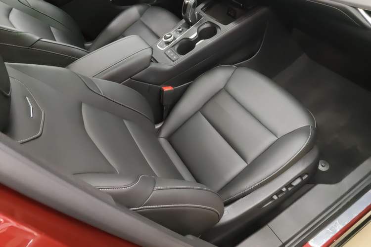 Used Cadillac XT4 2018 28T Two-Wheel Drive Leading Version Right Front Seat