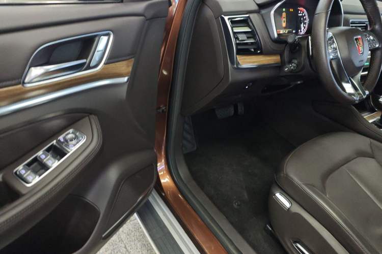 Used Roewe RX8 2018 30T Smart Connectivity All-Wheel Drive Supreme Edition