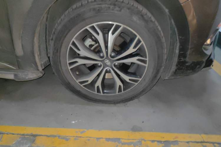 Used Hyundai Santa Fe 2017 2.0T Automatic All-Wheel Drive Smart 7-Seater
