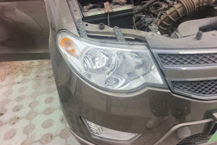 Used Wuling Hongguang 2014 1.5L S Standard Version Right Front Headlight