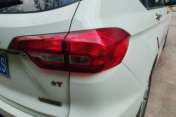 Used Haval M6 2019 1.5T DCT Two-Wheel Drive Elite Version China VI Standard Right Rear Taillight