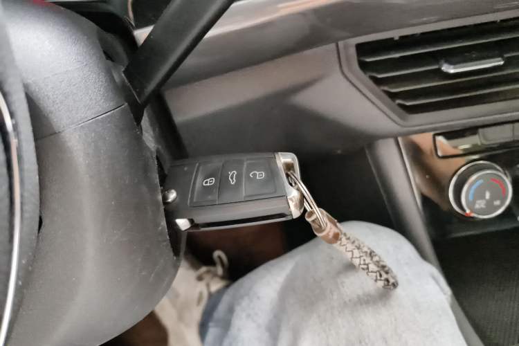 Used Volkswagen Bora 2020 1.5L Manual Comfort Version
