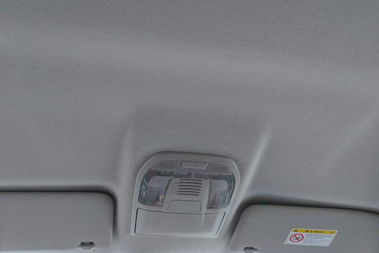 Used Isuzu D-MAX 2023 2.5T Automatic 4x4 Diesel Flagship Long Wheelbase Model