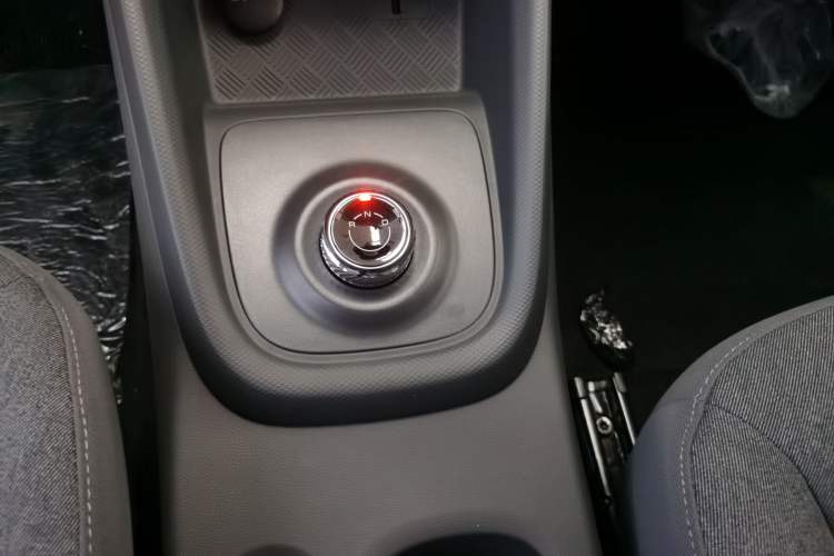 Used Wuling Hongguang New Energy 2025 Extended-Range Hybrid 50 km Standard Version