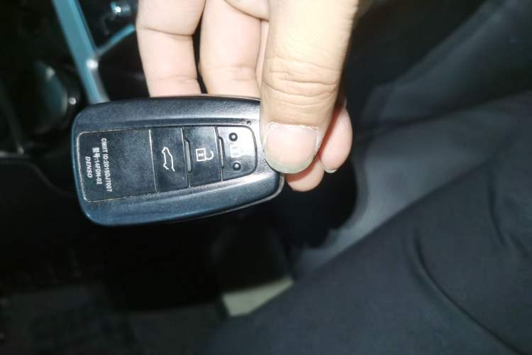 Used Toyota Prado 2018 3.5L Automatic TX-L Vehicle Key