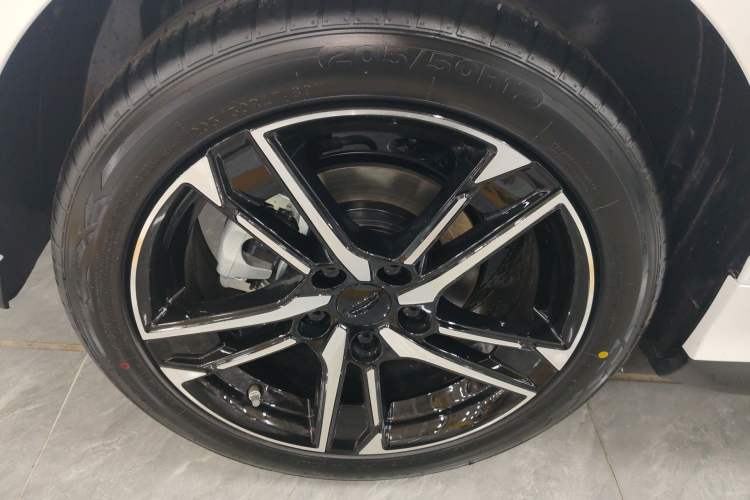 Used Geely Auto Binray 2024 Binrui COOL 1.5T DCT Longteng Edition Right Rear Wheel Hub