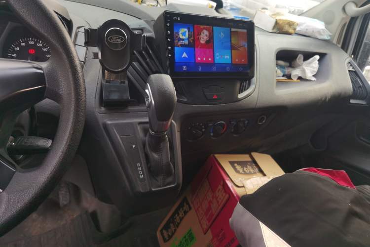 Used Ford Transit 2019 2.0T Gasoline Automatic Multi-Function Commercial Vehicle Mid-Roof 6-Seater China VI Standard