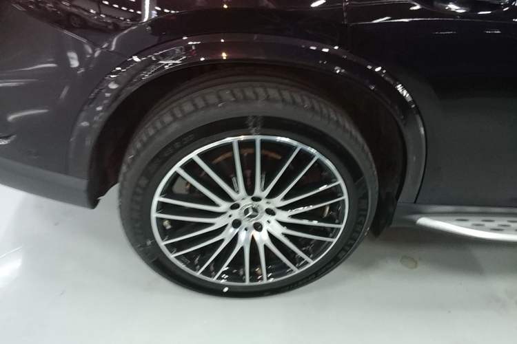 Used Mercedes-Benz GLC 2023 Facelifted GLC 300 L 4MATIC Luxury Version 5 Seats