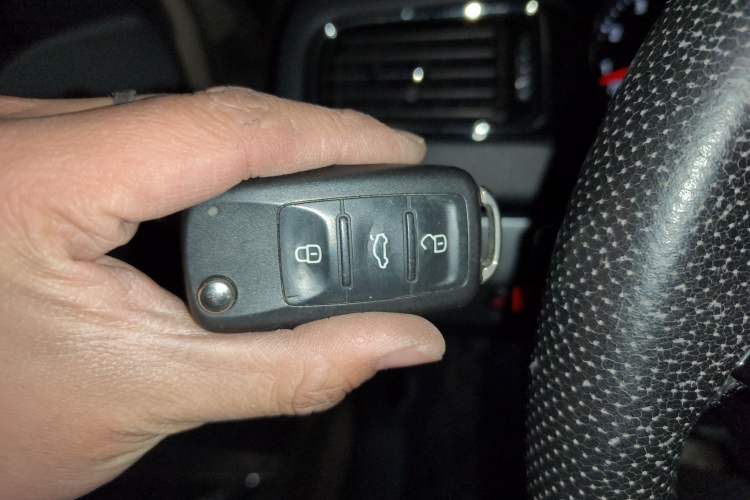 Used Volkswagen Sagitar 2017 230TSI Automatic Comfort Version
