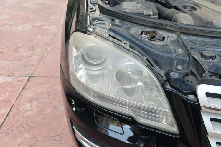 Used Mercedes-Benz M-Class 2010 ML 300 4MATIC
