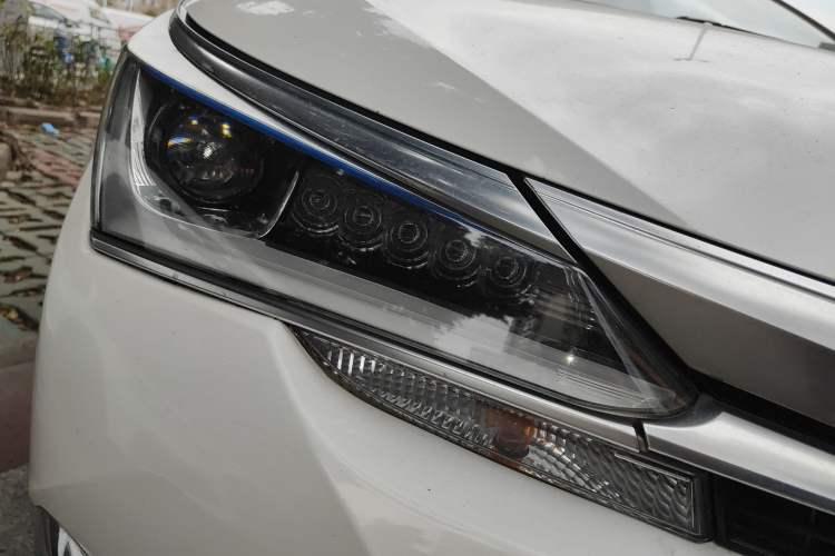 Used Toyota Corolla 2017 Revised Dual-Engine 1.8L E-CVT Leading Edition
