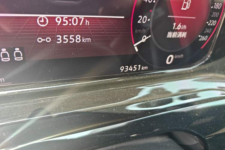 Used Volkswagen Golf 2021 280TSI DSG R-Line Odometer Close Up